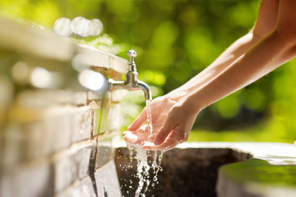 L’importanza di una fontana domestica con acqua potabile: benefici per la salute e l’ambiente